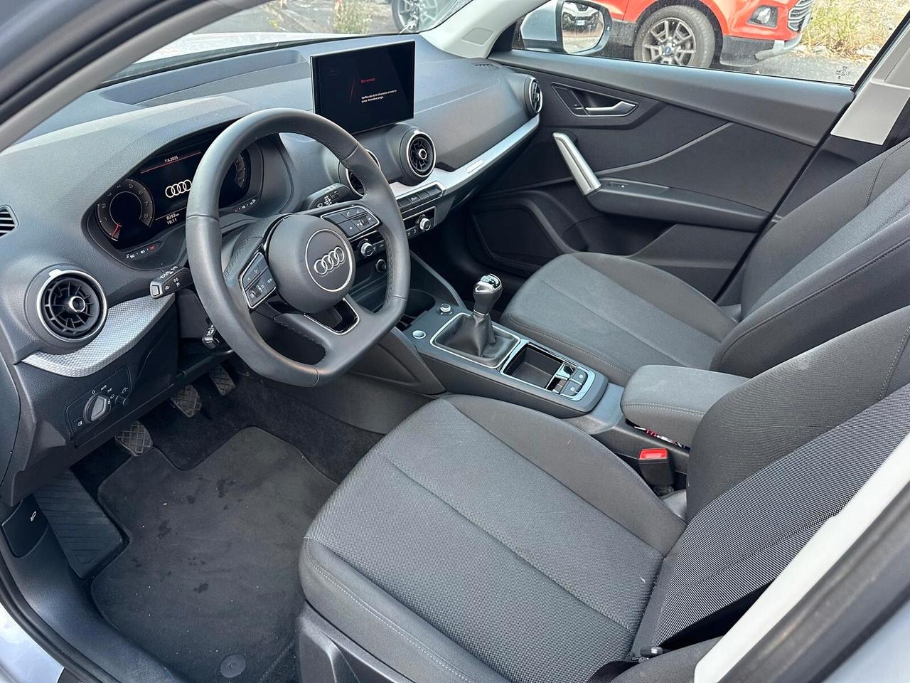 Audi Q2 30 TFSI Business Advanced