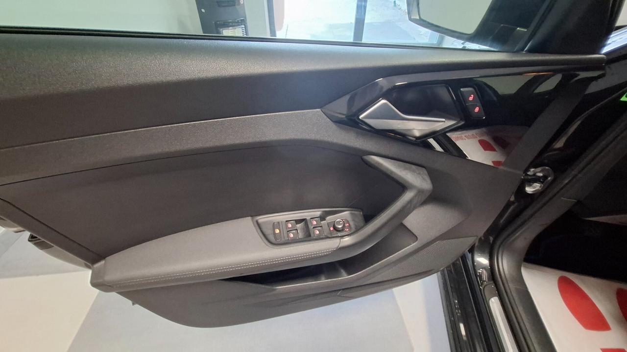 Audi A1 SPB 40 TFSI S tronic line edition