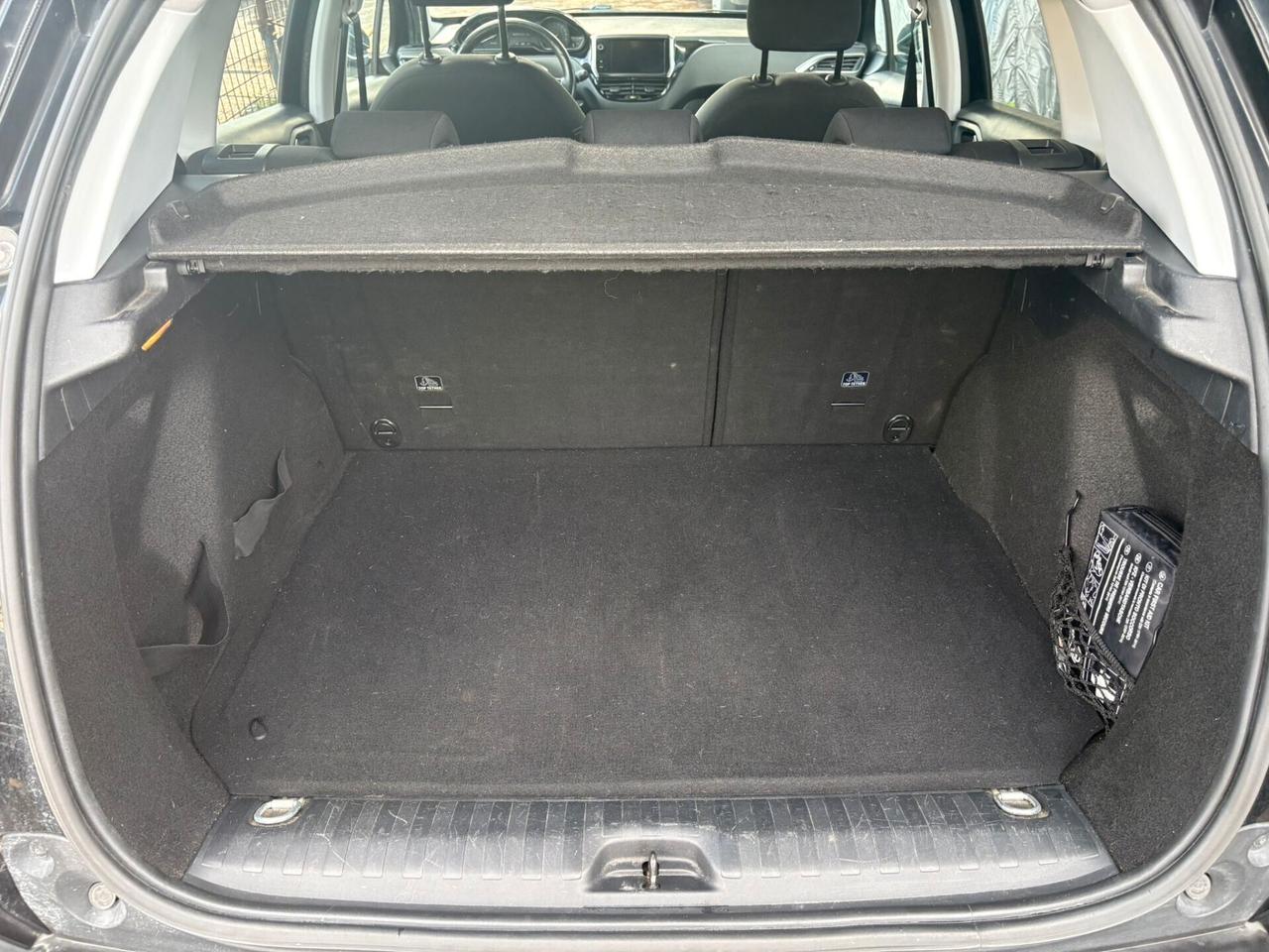 PEUGEOT 2008 1.6 HDI Black Matt - 2018