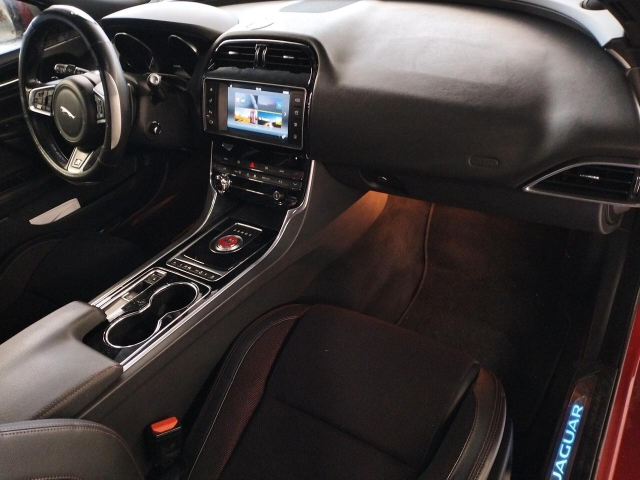 Jaguar XE 2.0 D Turbo aut. Portfolio - OPERATORI DEL SETTORE - GUASTO AL MOTORE