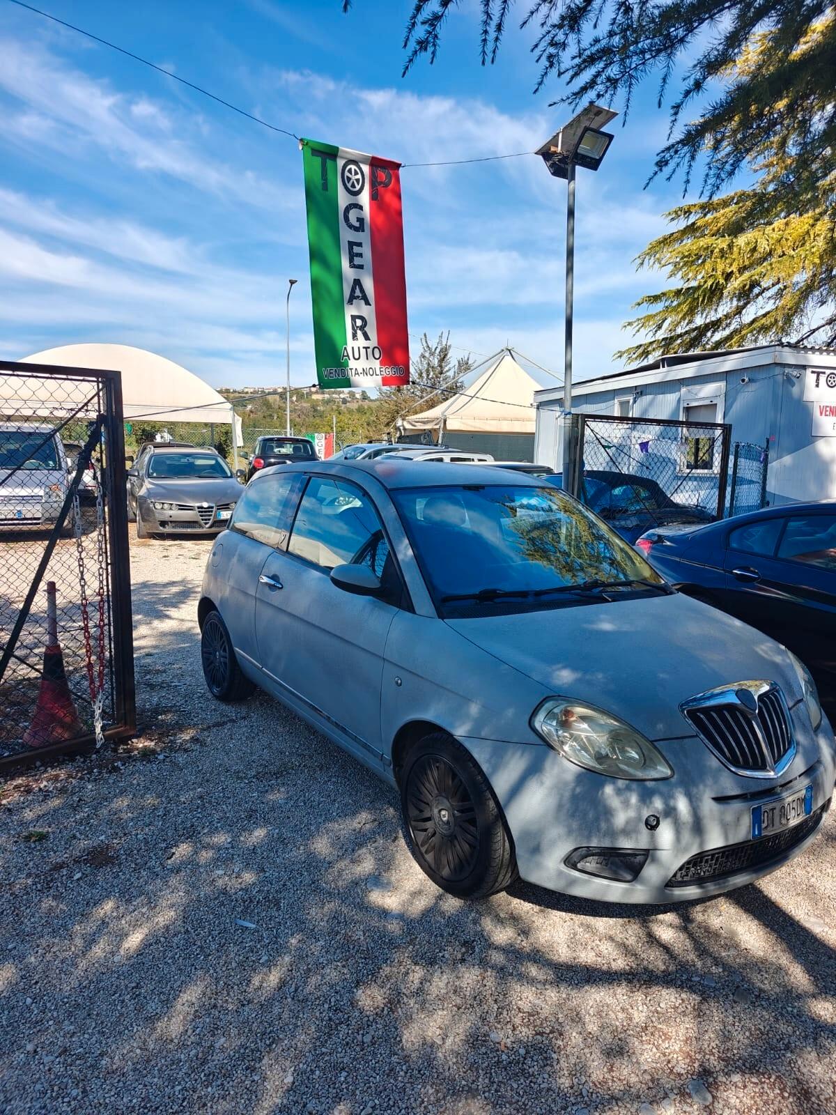 Lancia Ypsilon 1.2 Argento raptop modificata