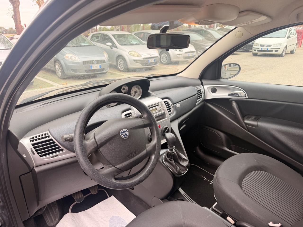 Lancia Ypsilon 1.2 Versus