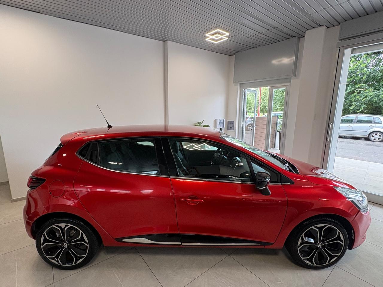 Renault Clio TCe 12V 90 CV GPL 5 porte Moschino Intens