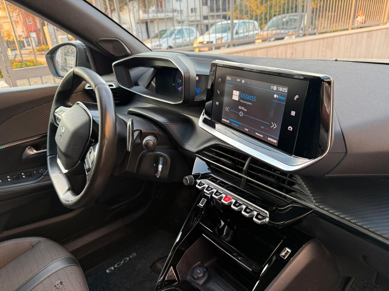 Peugeot 2008 BlueHDi 130 S&S EAT8 Allure
