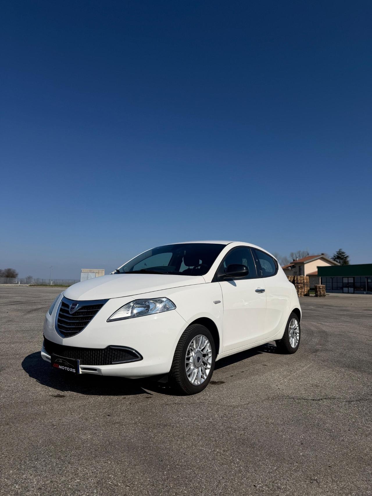 Lancia Ypsilon 1.2 69 CV 5 porte Platinum