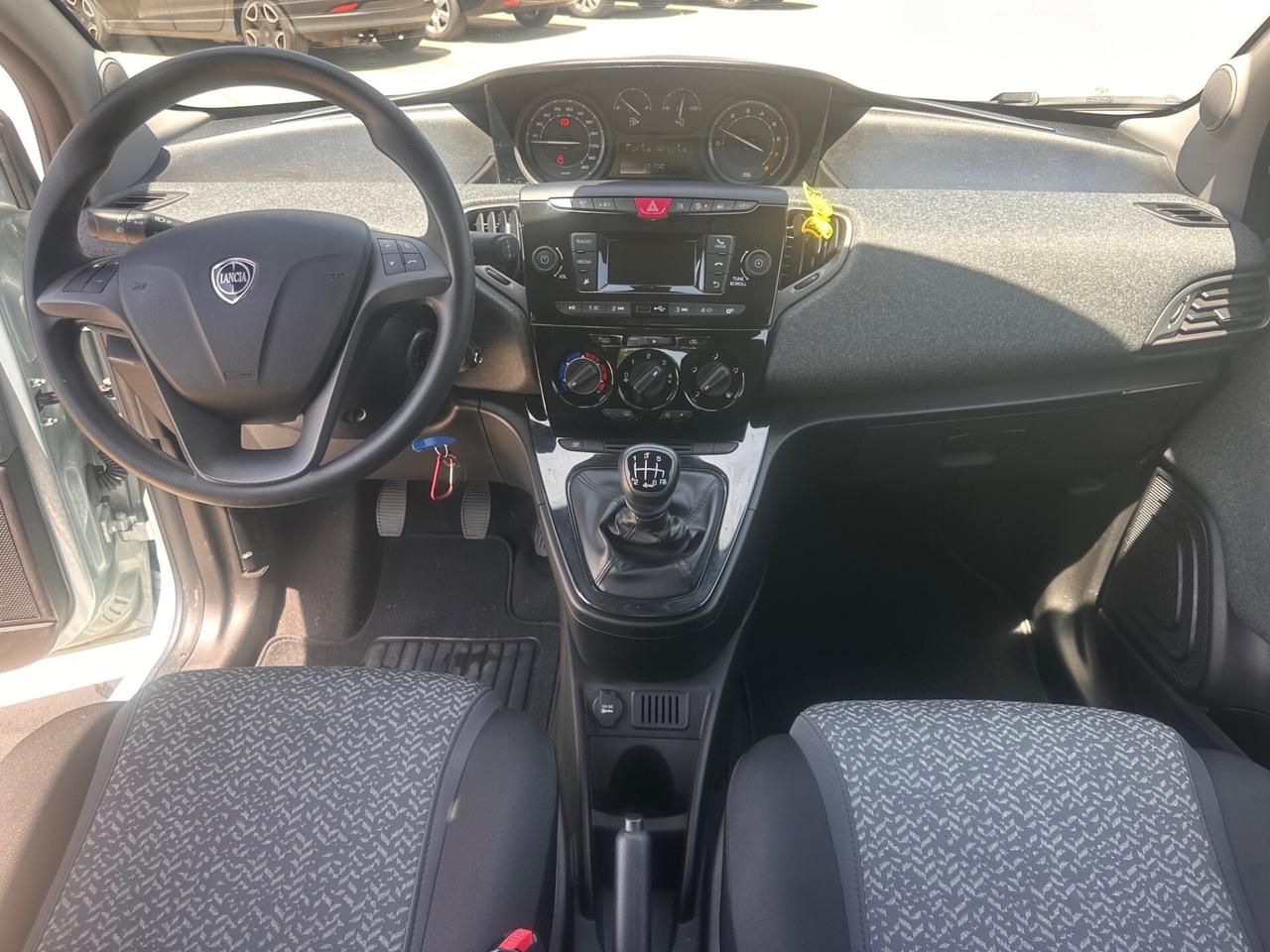 Lancia Ypsilon 1.0 FireFly 5 porte S&S Hybrid Gold