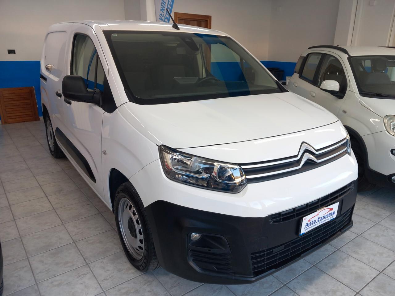 Citroen Berlingo anno 2019 automatico 1.5 diesel 172 mila km