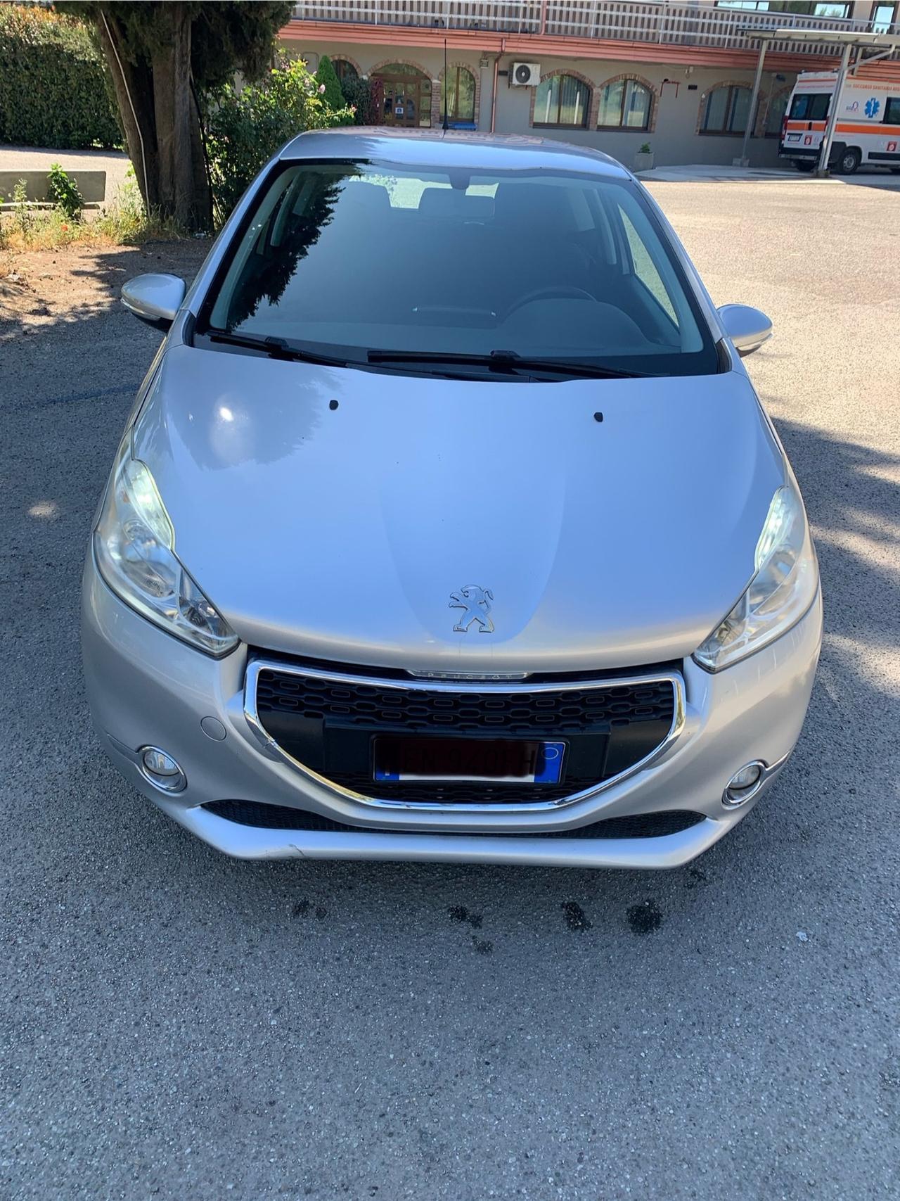 Peugeot 208 1.2 VTi 82 CV 3 porte Allure 90000KM