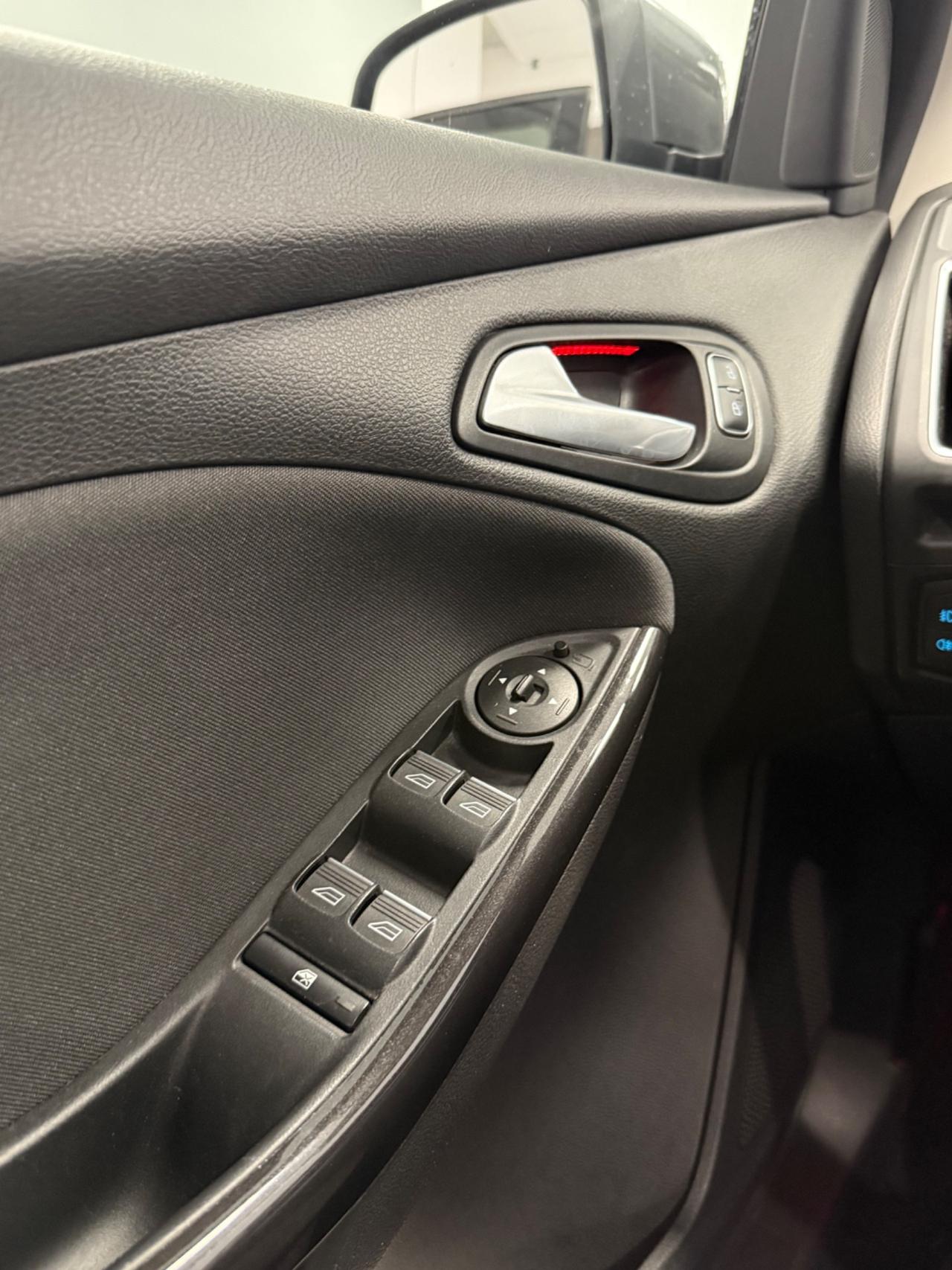 Ford Focus 1.5 TDCi 120 CV Powershift Titanium