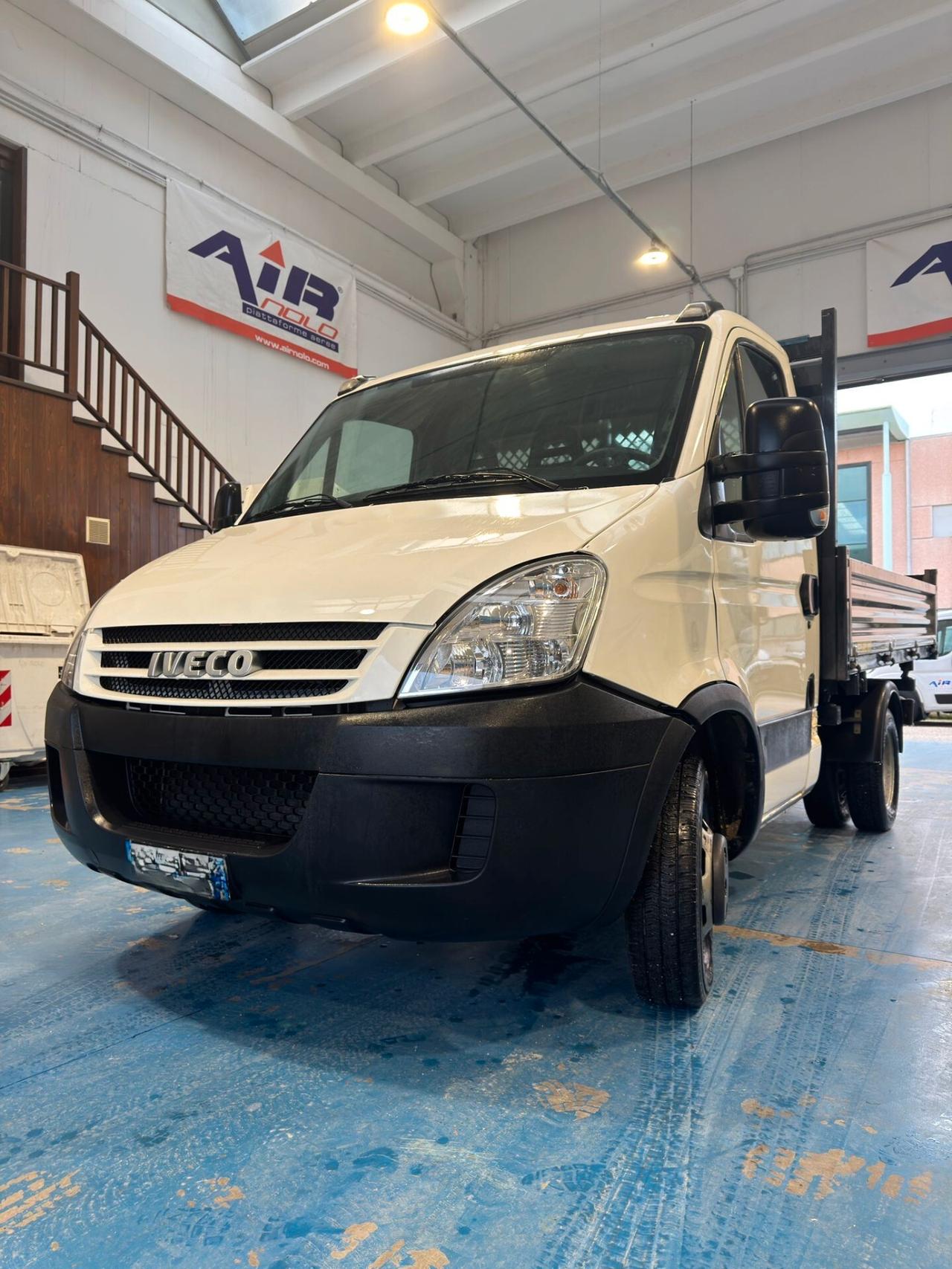 Iveco Daily 35/E4 – Ribaltabile Trilaterale – Euro 4