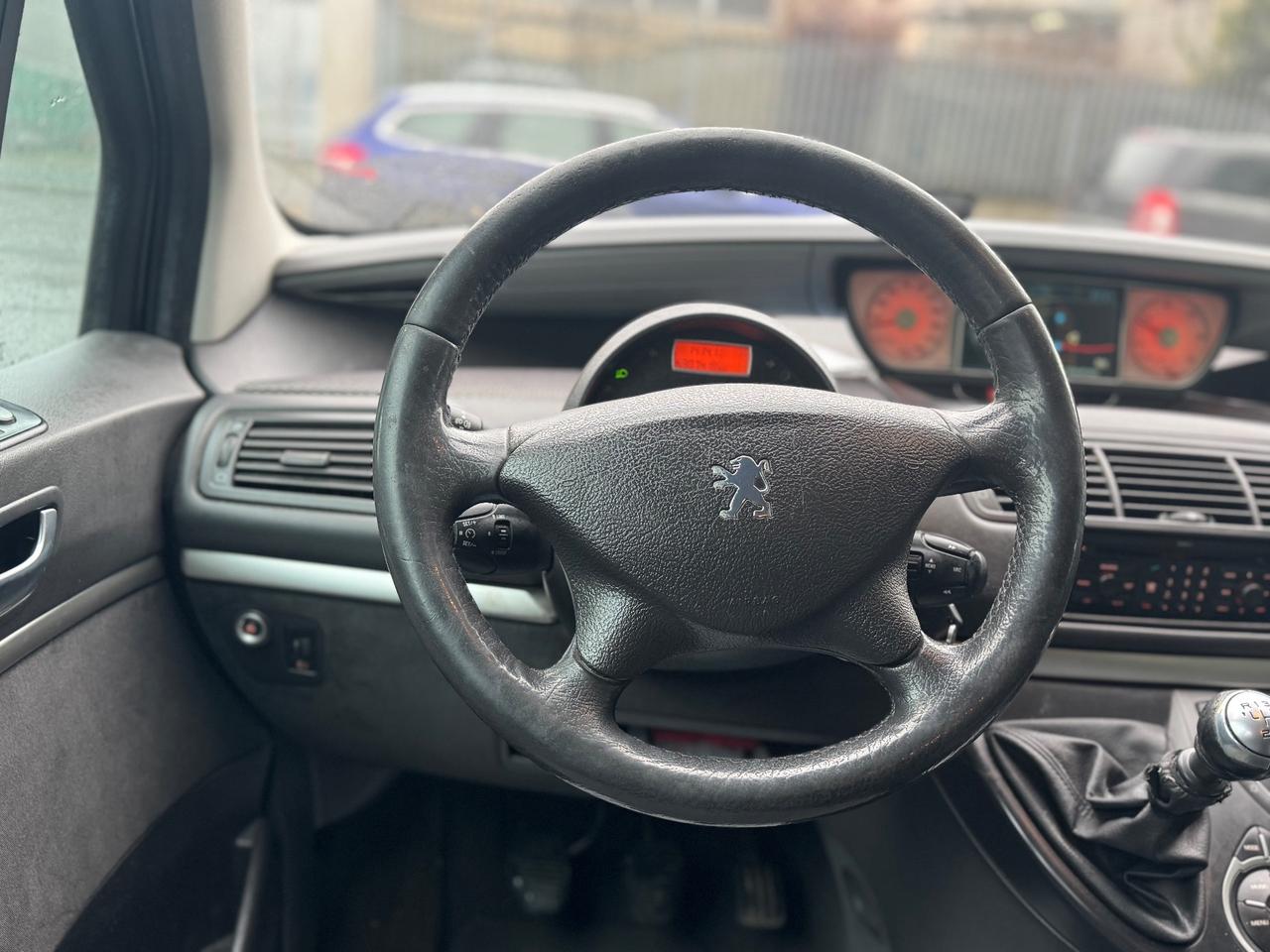 Peugeot 807 2.0 HDi FAP ST