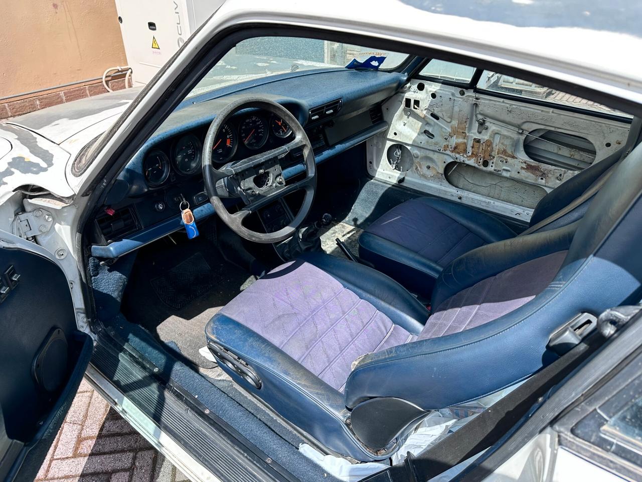 Porsche 911 Carrera 3.2 Coupé 231 cv