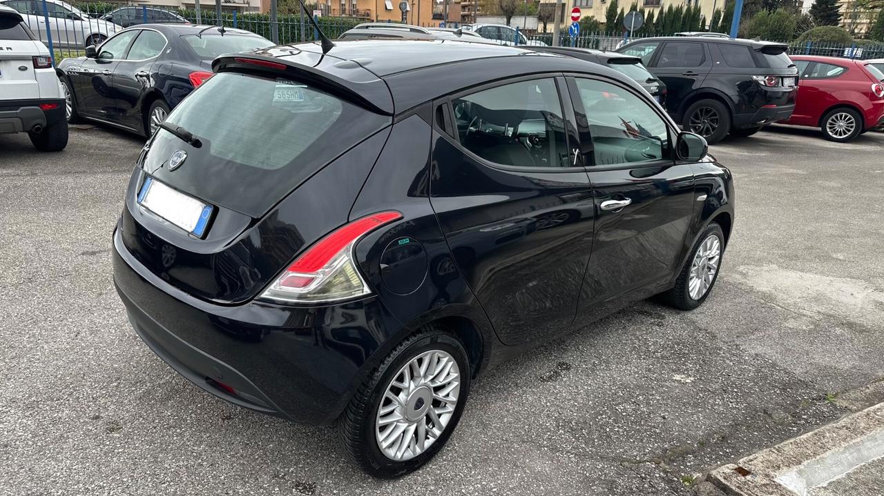 Lancia Ypsilon 1.2 69 CV 5 porte GPL Ecochic Gold