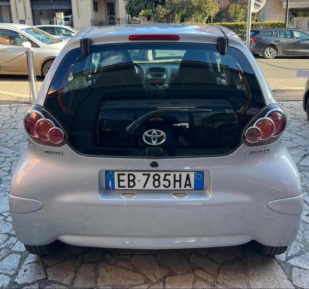 Toyota Aygo 1.0 12V VVT-i 5 porte Sol