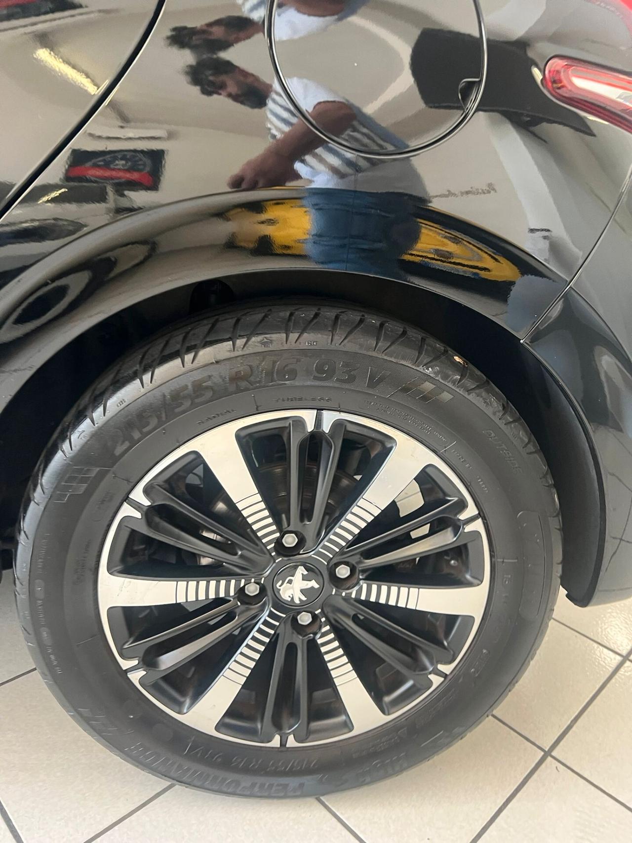 Peugeot 208 BlueHDi 75 5 porte Allure