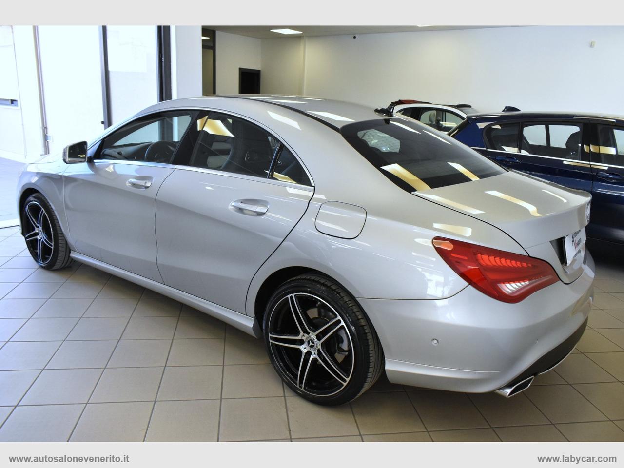 MERCEDES-BENZ CLA 200 d Automatic Premium Dark Night