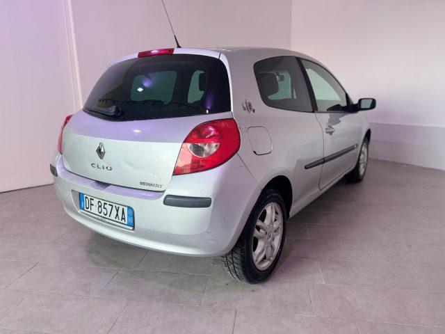 RENAULT Clio 1.2 16V 3 porte Le Iene