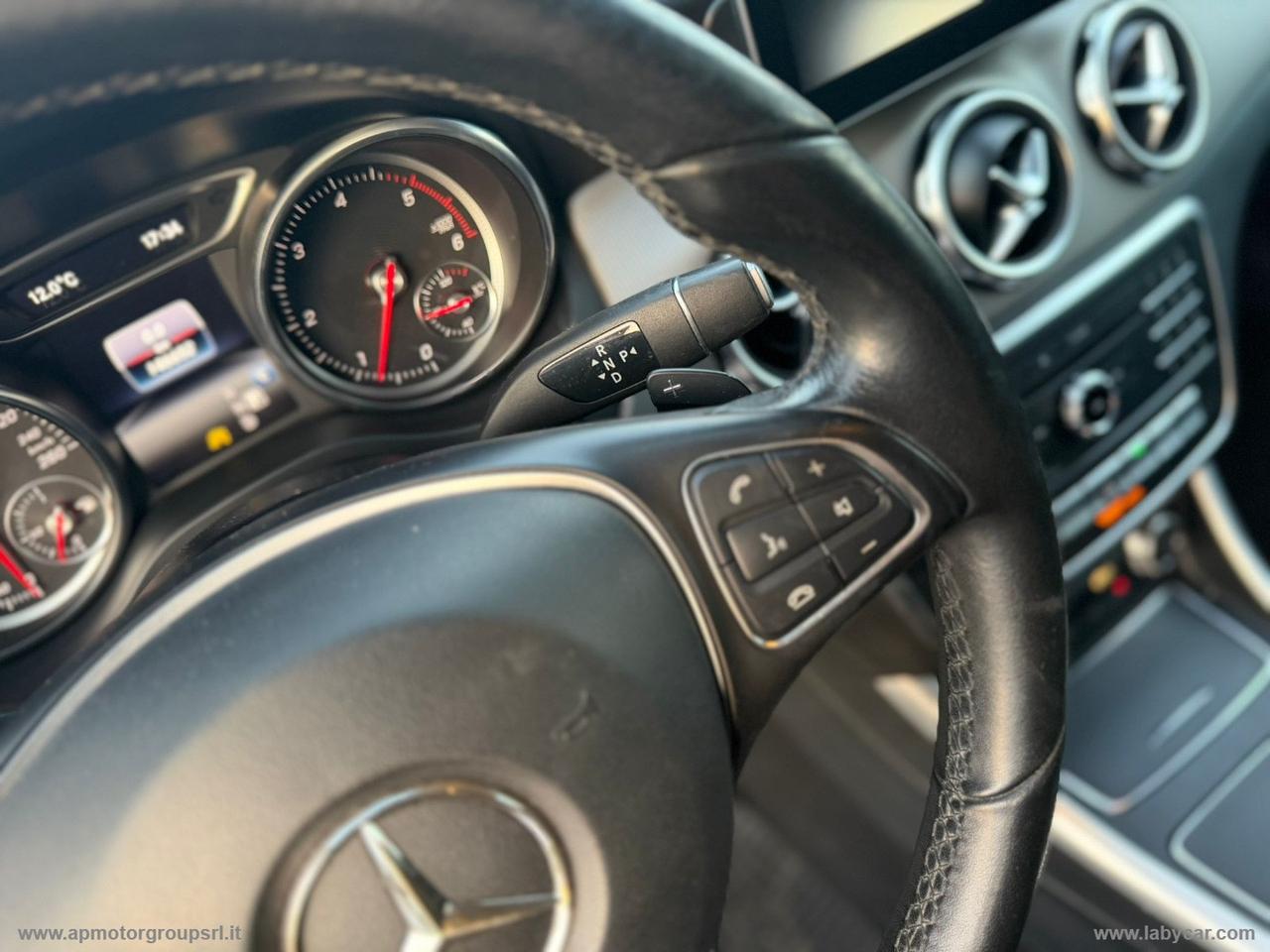 MERCEDES-BENZ GLA 200 d Automatic Sport