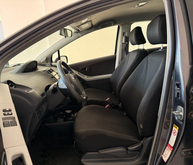 TOYOTA Yaris 1.0 5 porte Luxury pack