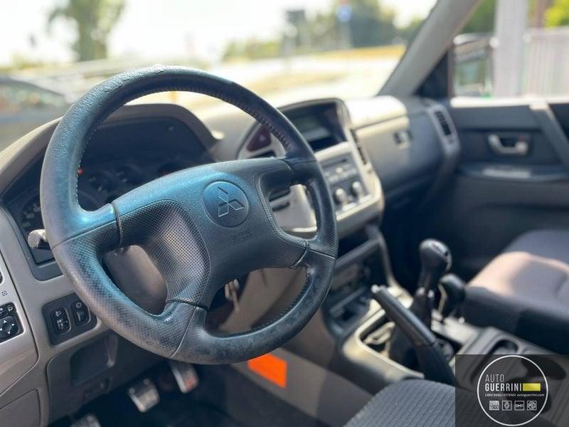 Mitsubishi Pajero Pajero 2.5 TDI 3p. Invite Dakar