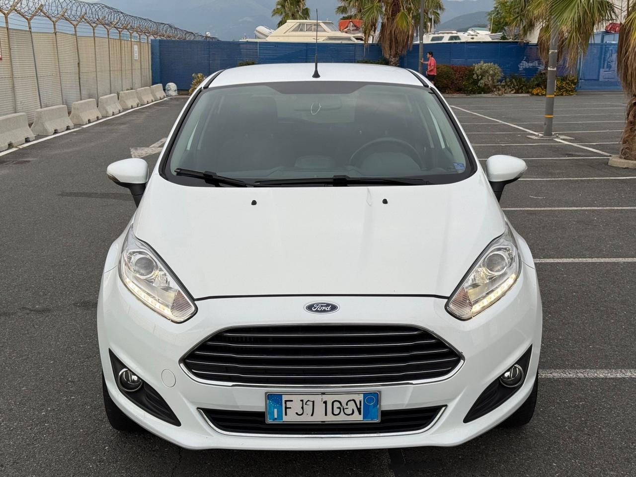 Ford Fiesta 1.5 TDCi 75CV - TITANIUM-FULL