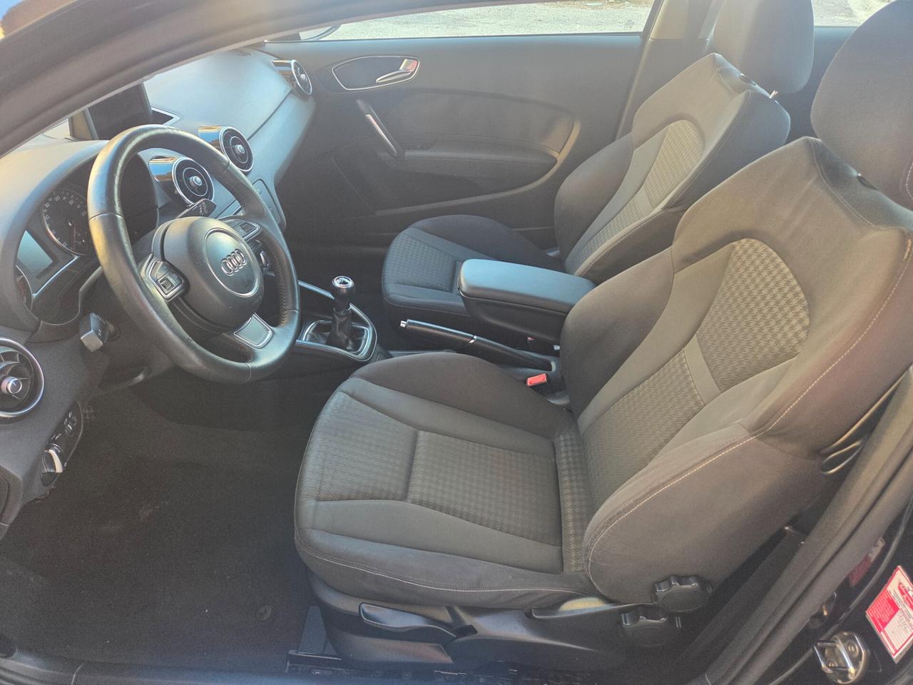 AUDI A1 1.2 BENZINA 86 CV KM 160000 CERTIFICATI