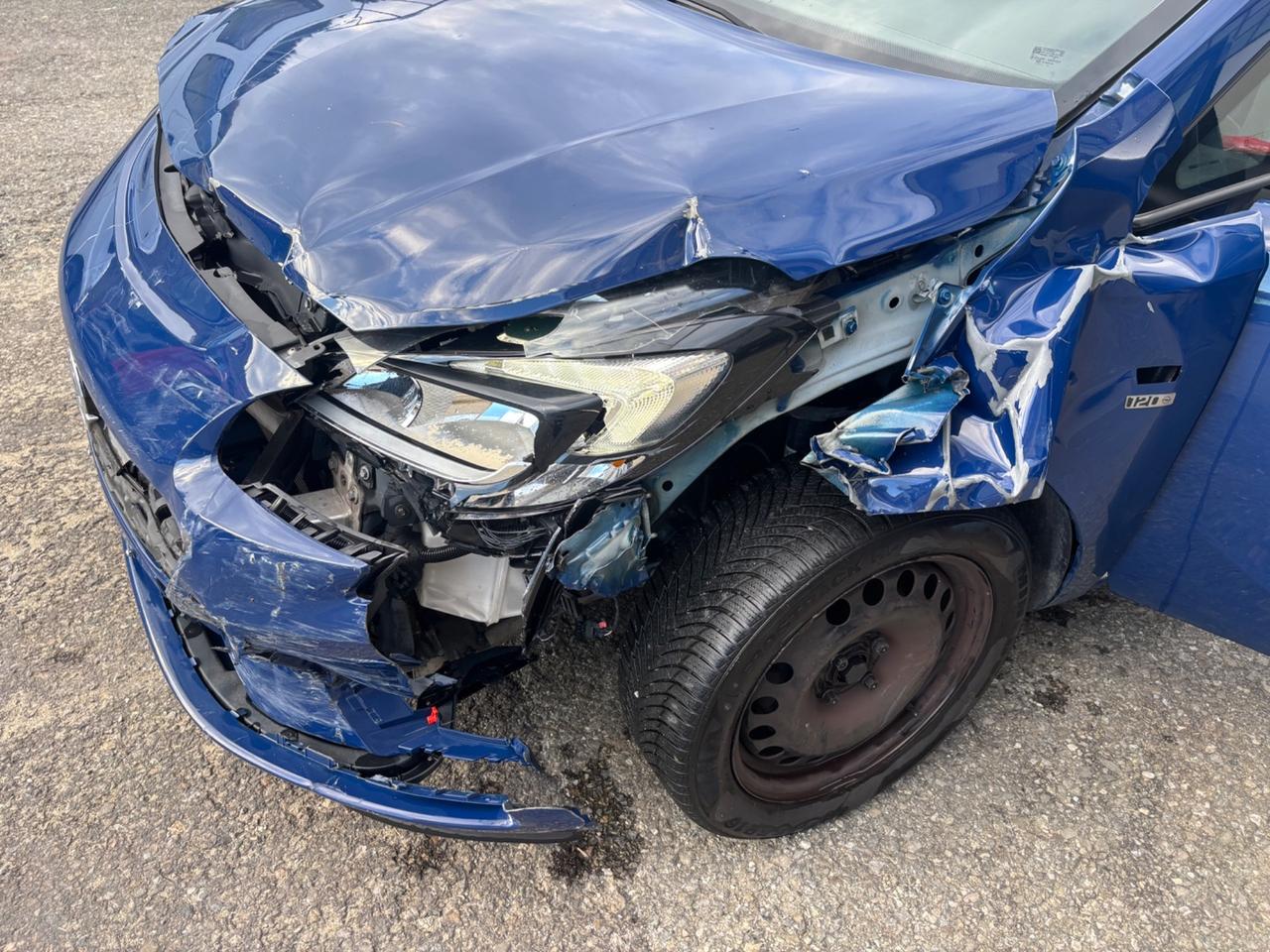 Opel Corsa 1.4 90CV GPL INCIDENTATA