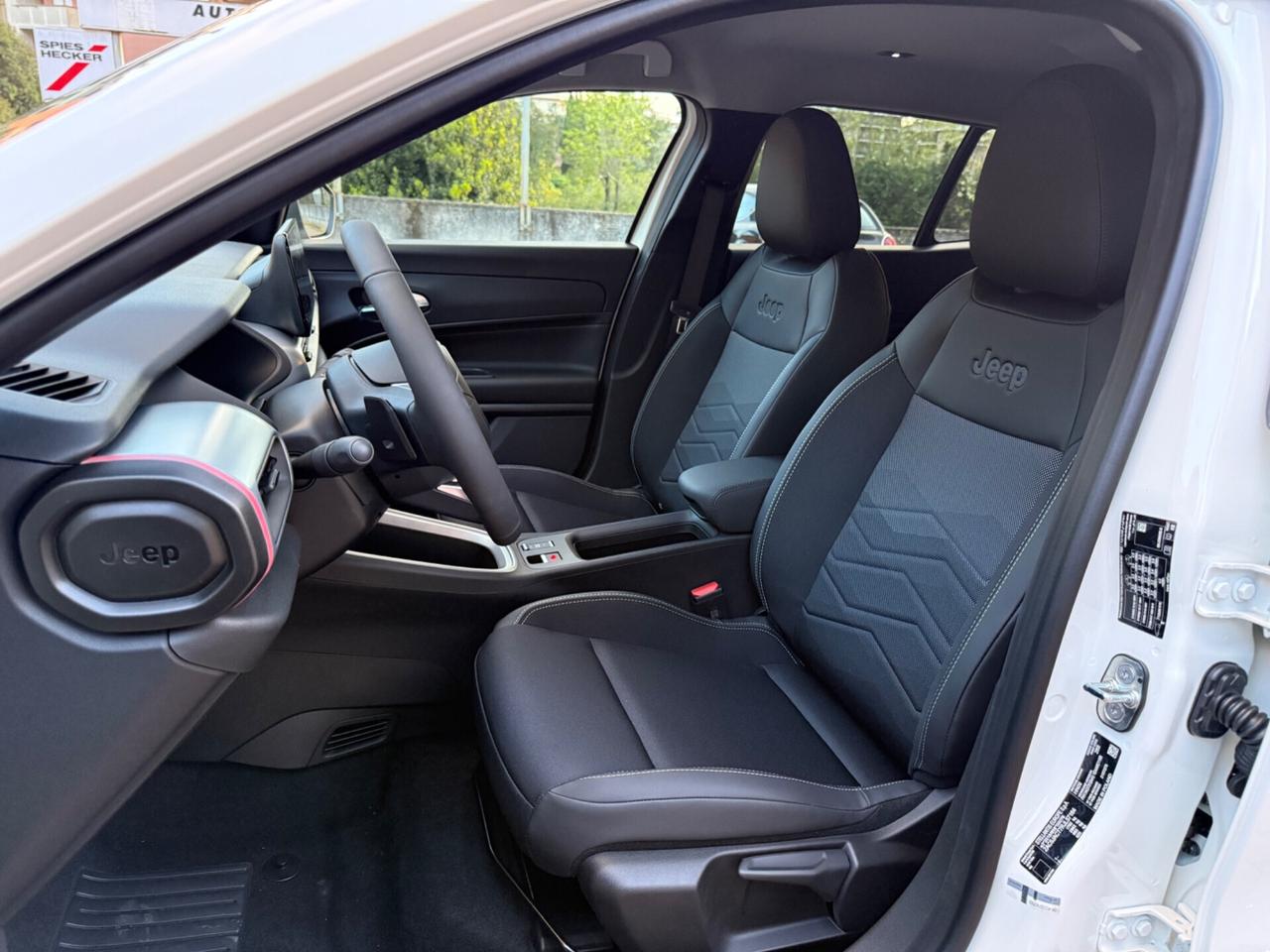 Jeep Avenger 1.2 e-Hybrid 110 cv MHEV Summit