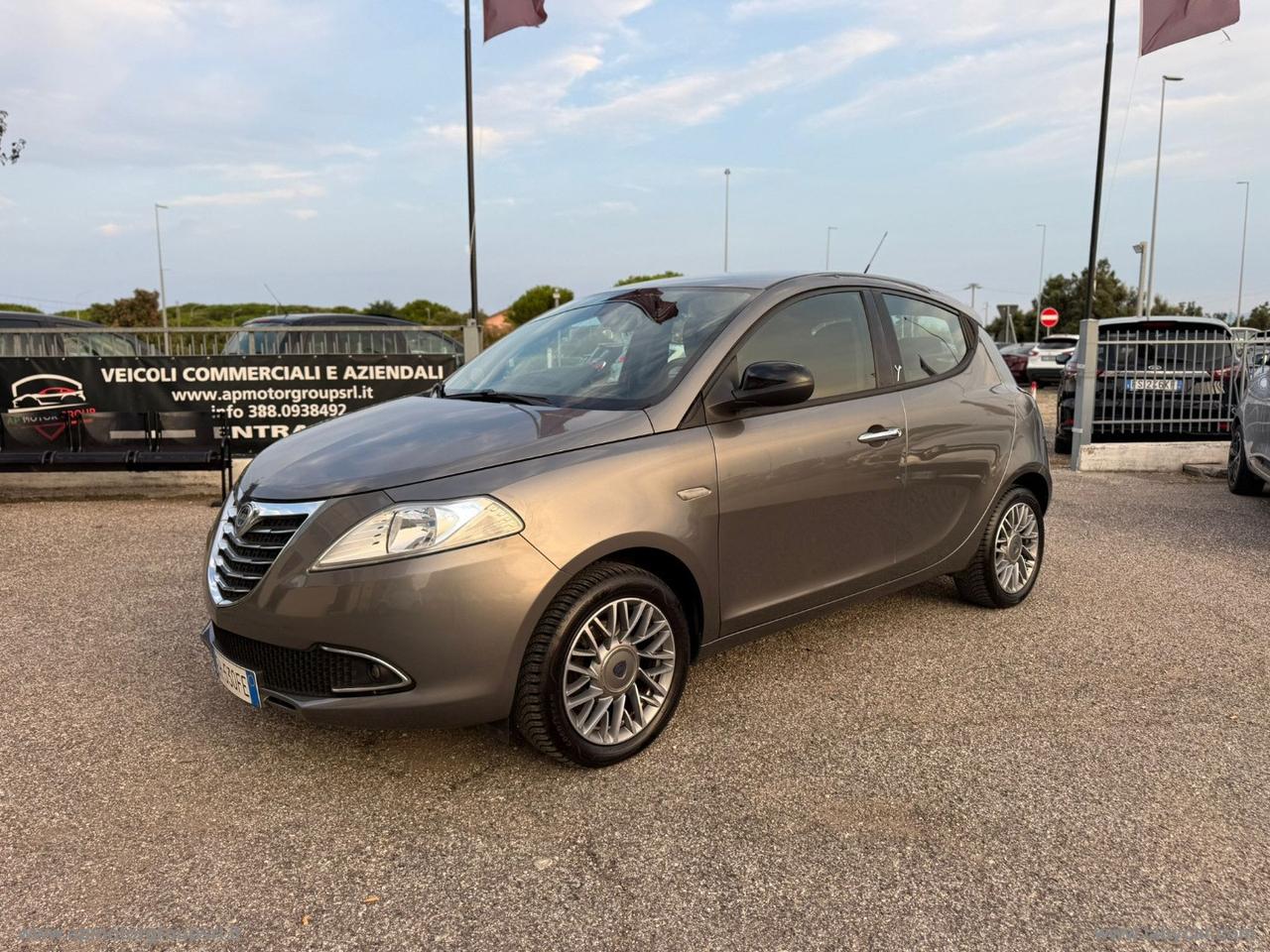 LANCIA Ypsilon 1.2 69 CV 5p. S&S Gold