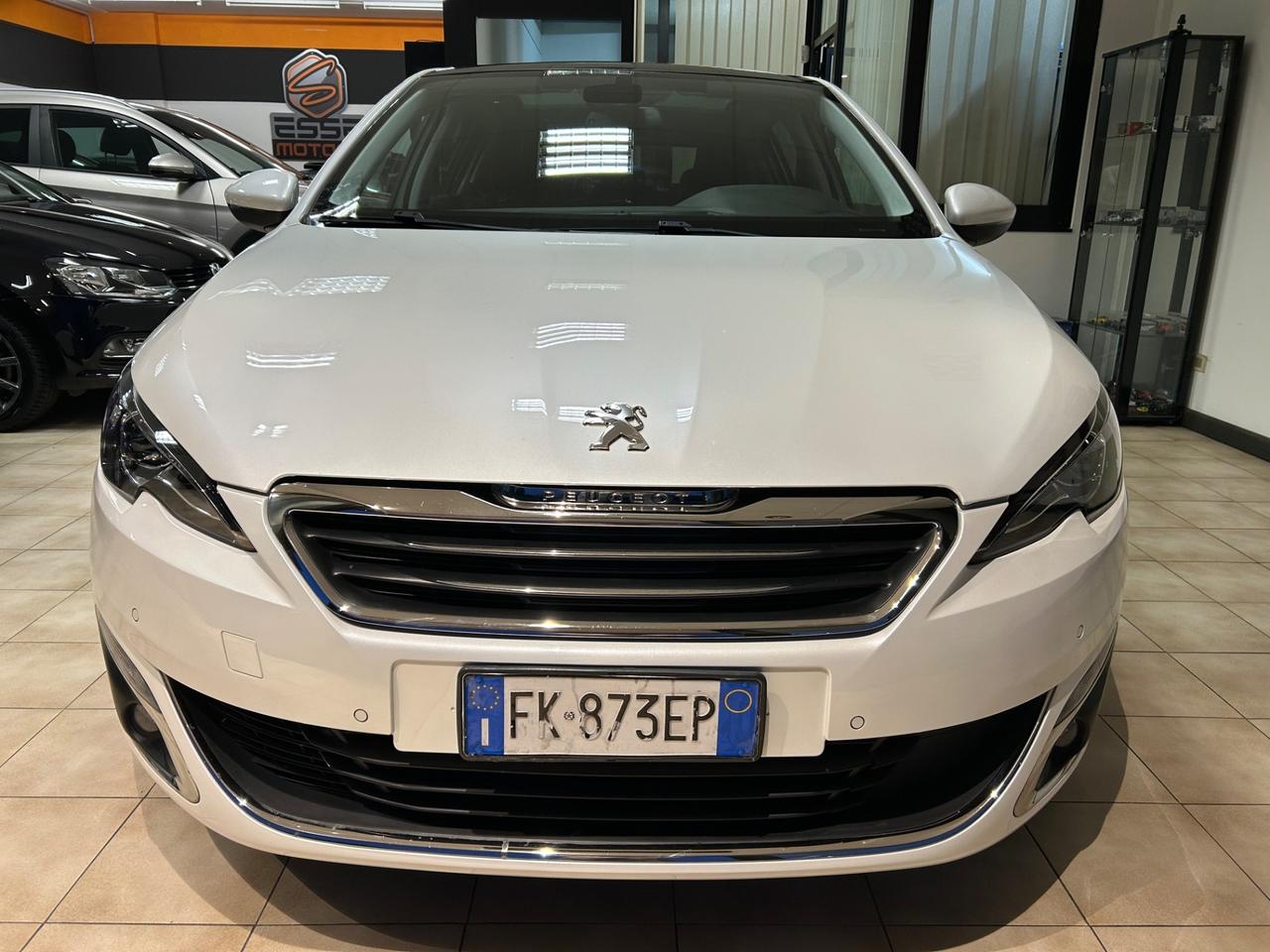 Peugeot 308- 2017 1.2 PureTech Turbo 130 CV 130.000 KM