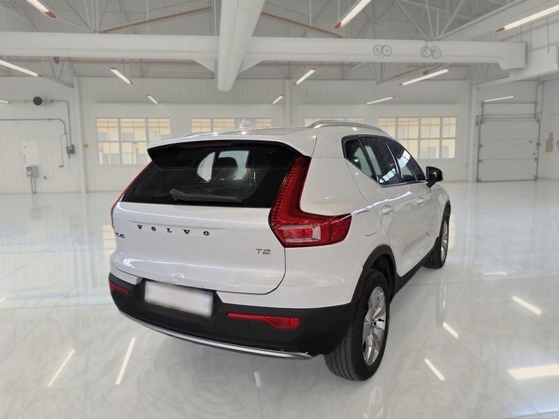 VOLVO XC40 T2 AUTOMATICO MOMENTUM SUV