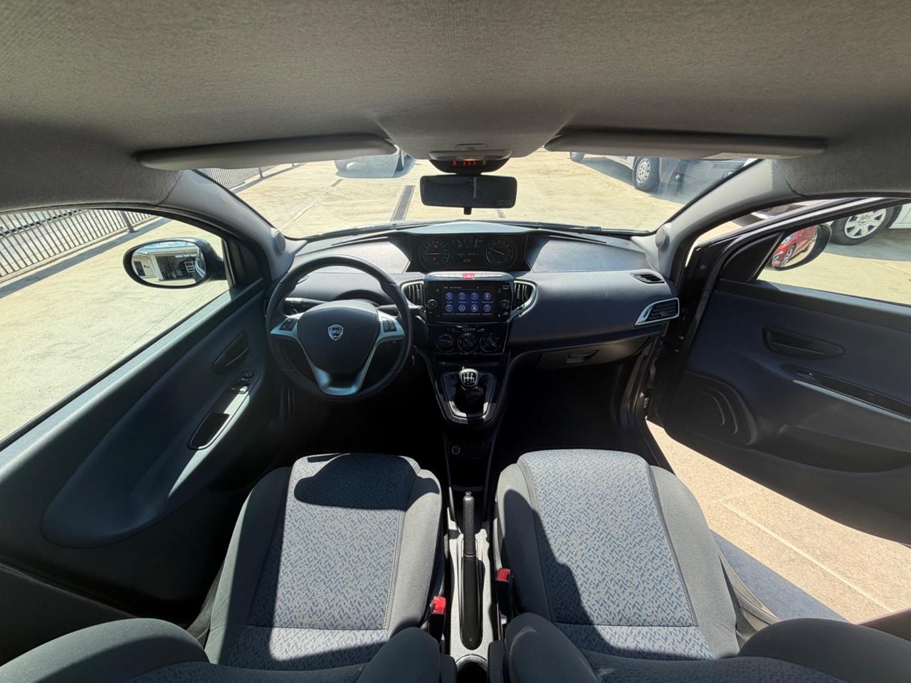 Lancia Ypsilon 1.0 FireFly 5 porte S&S Hybrid Gold