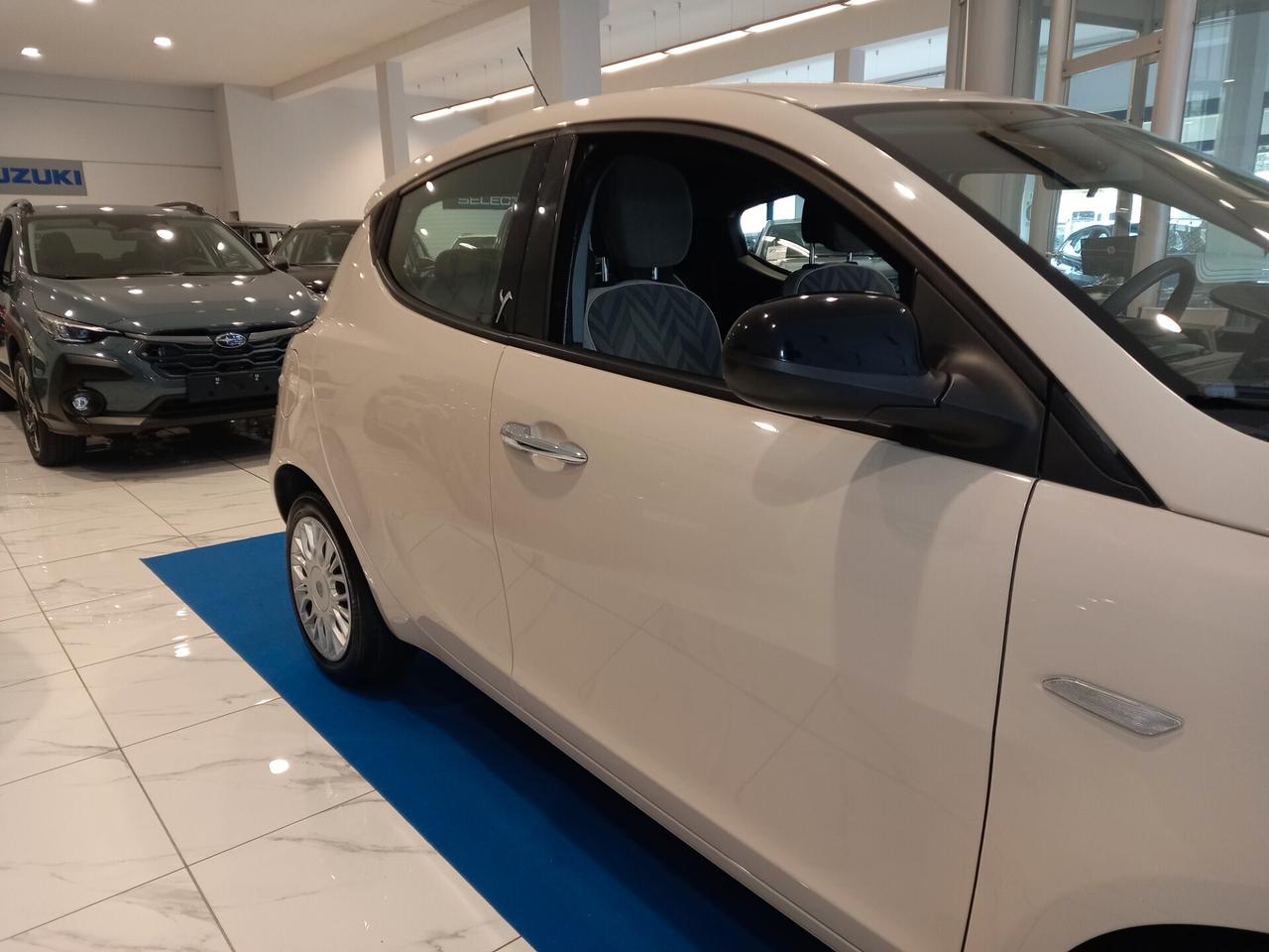 Lancia Ypsilon 1.2 69 CV 5 porte 77000 km Neopatentati