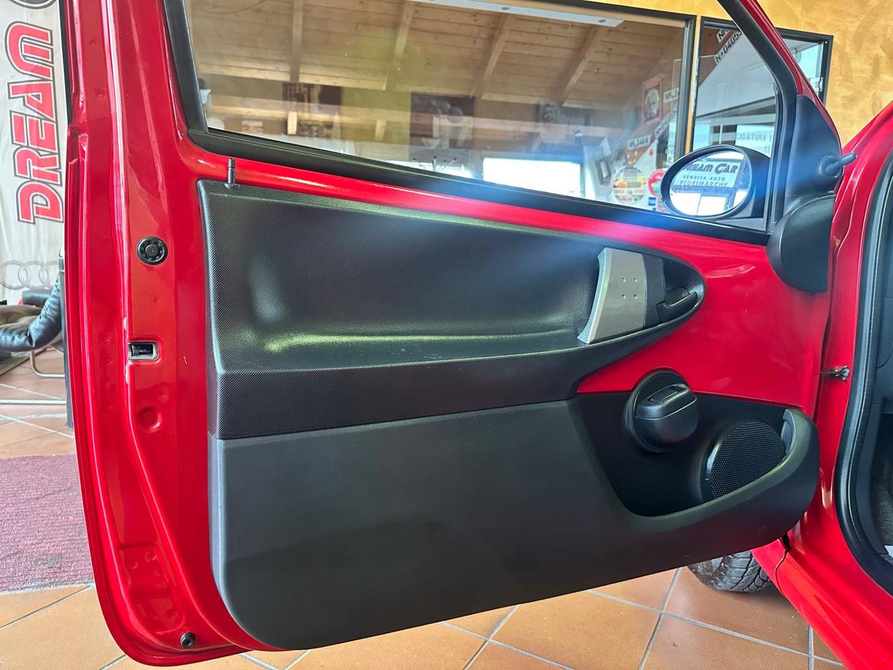 Peugeot 107 1.0 68CV 3p. Active neopatentati