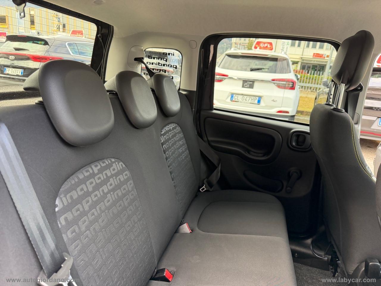 FIAT Panda 1.0 FireFly S&S Hybrid PACK CROSS