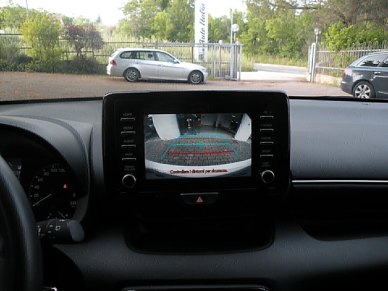 TOYOTA YARIS HYBRID - NOLEGGIO