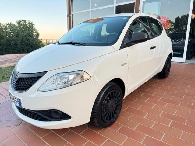 Lancia Ypsilon HYBRID soli 39000 km da 90 euro al mese