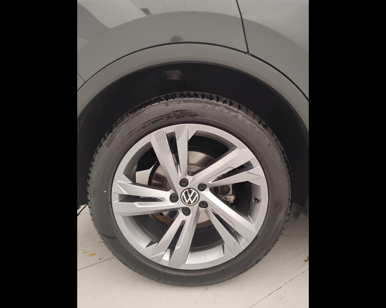 VOLKSWAGEN Tiguan II 2021 - Tiguan 2.0 tdi R-Line 150cv dsg