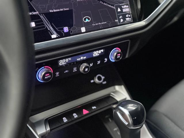AUDI Q3 35 TDI S tronic Identity Black