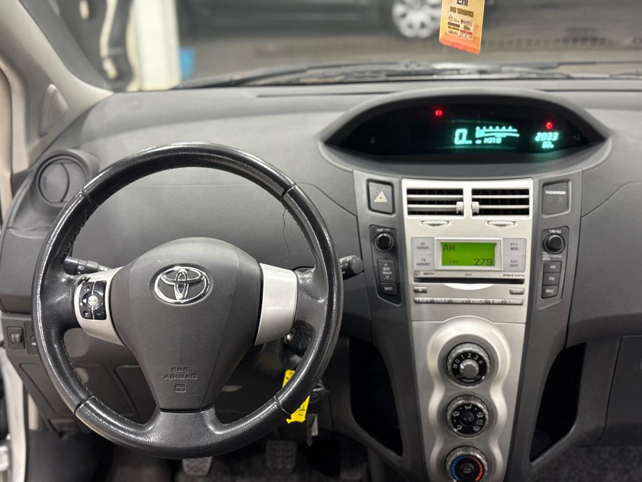 Toyota Yaris 1.0 benzina 140 mila km