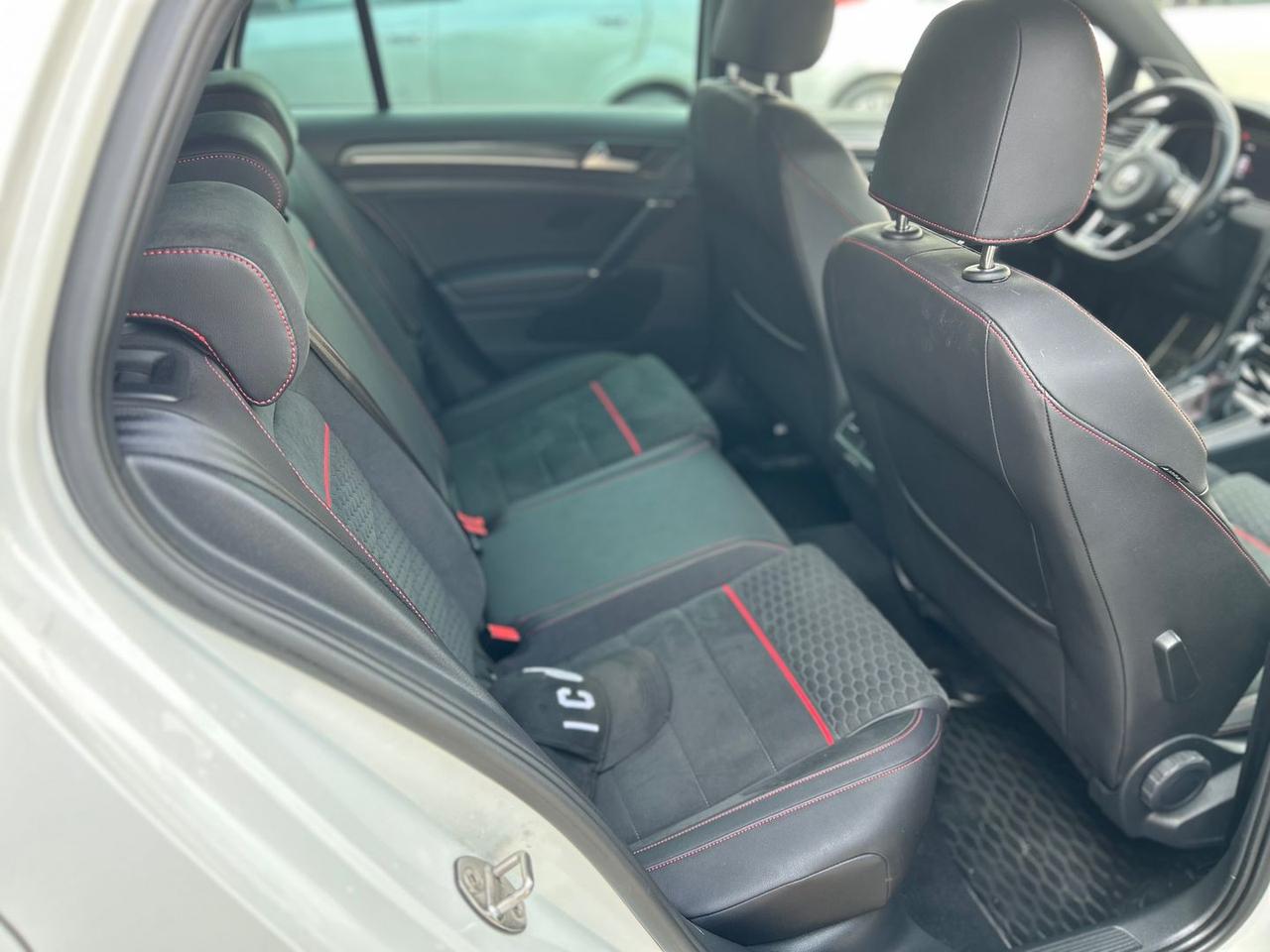 Volkswagen Golf GTI Highline 2.0 TSI GTI Performance
