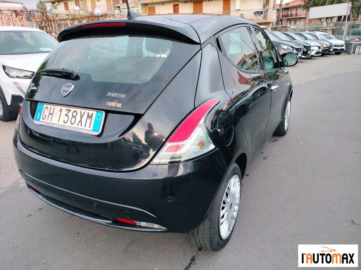 LANCIA - Ypsilon 1.0 firefly hybrid Gold s&s 70cv