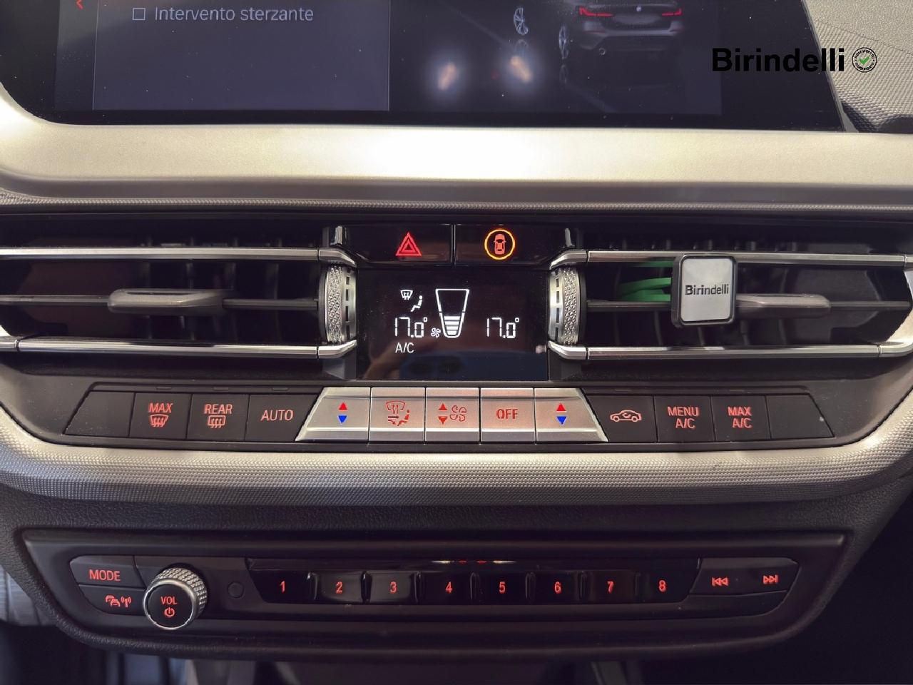 BMW Serie 1 (F40) - 118d 5p. Business Advantage