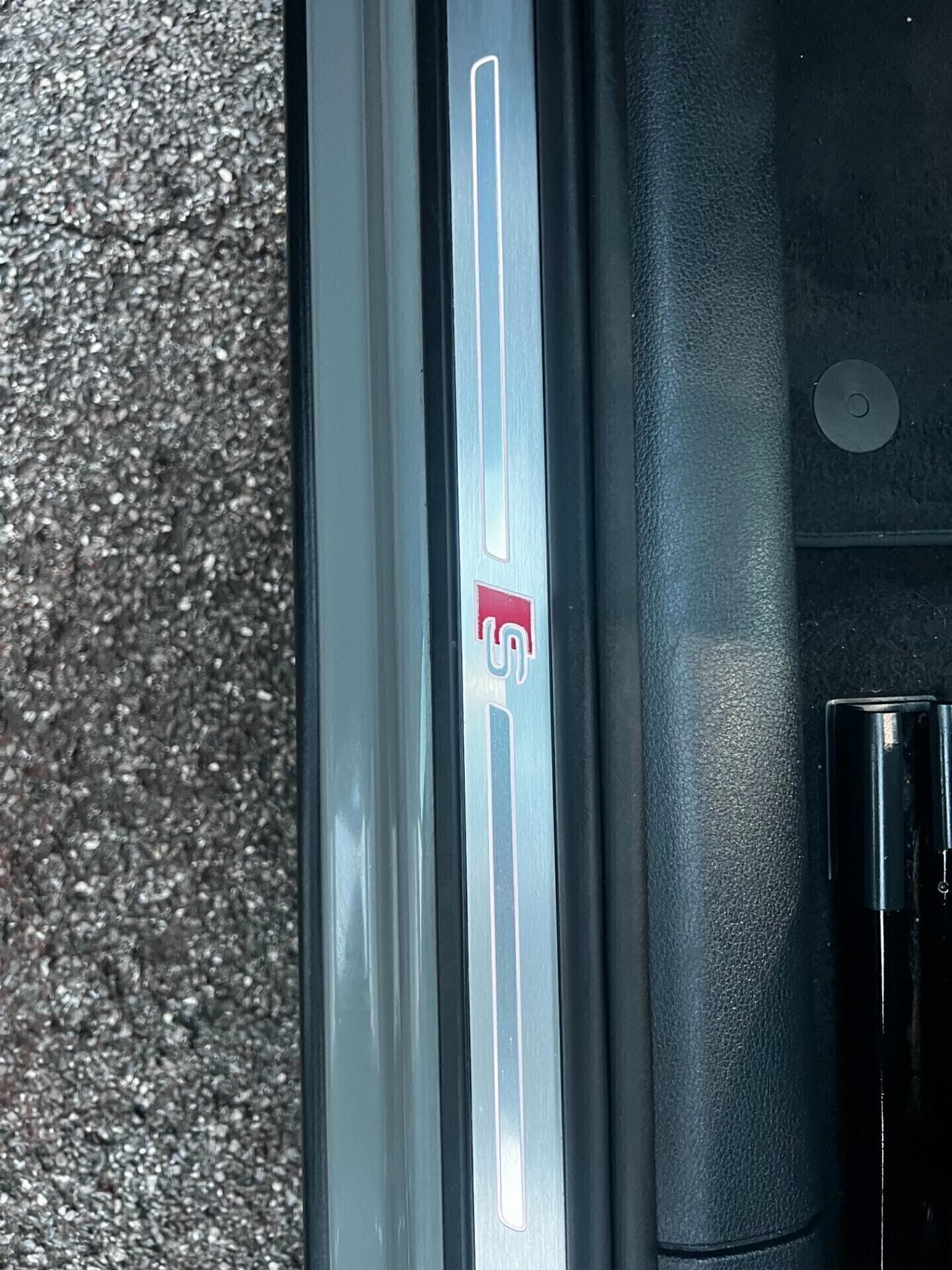 Audi Q2 1.6 TDI-S Line-Modello Edition