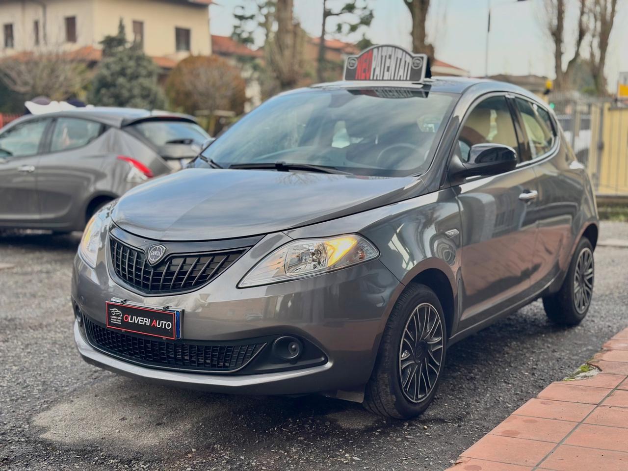 Lancia Ypsilon Hybrid Silver PREZZO VERO!