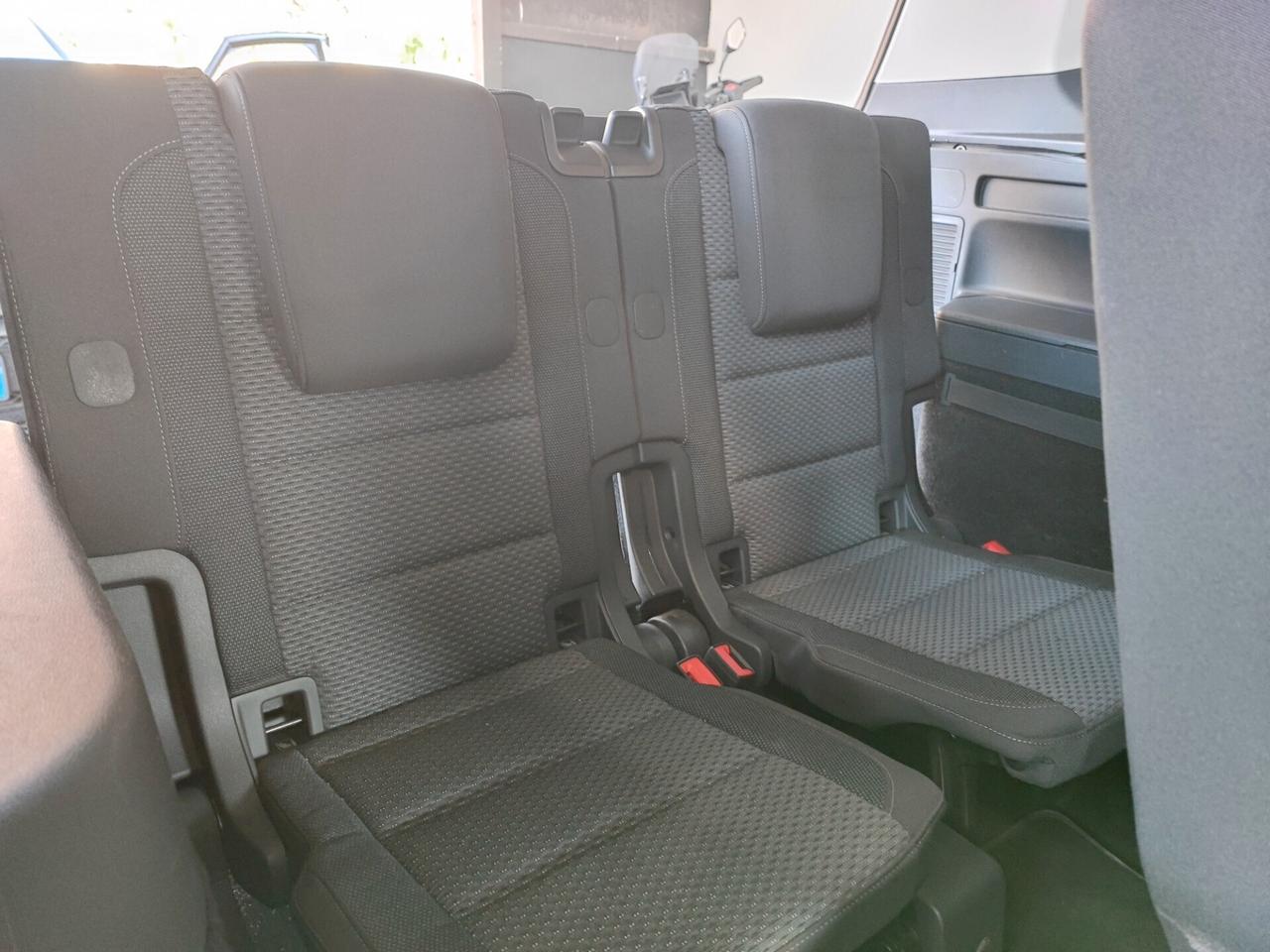 Volkswagen Touran 2.0 TDI 150 CV SCR DSG Business BlueMotion Technology