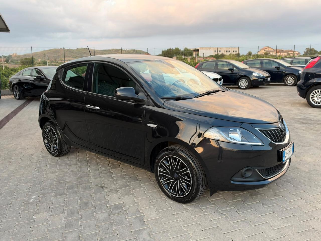 LANCIA YPSILON 1.0 FIREFLY 70CV HYBRID 2022