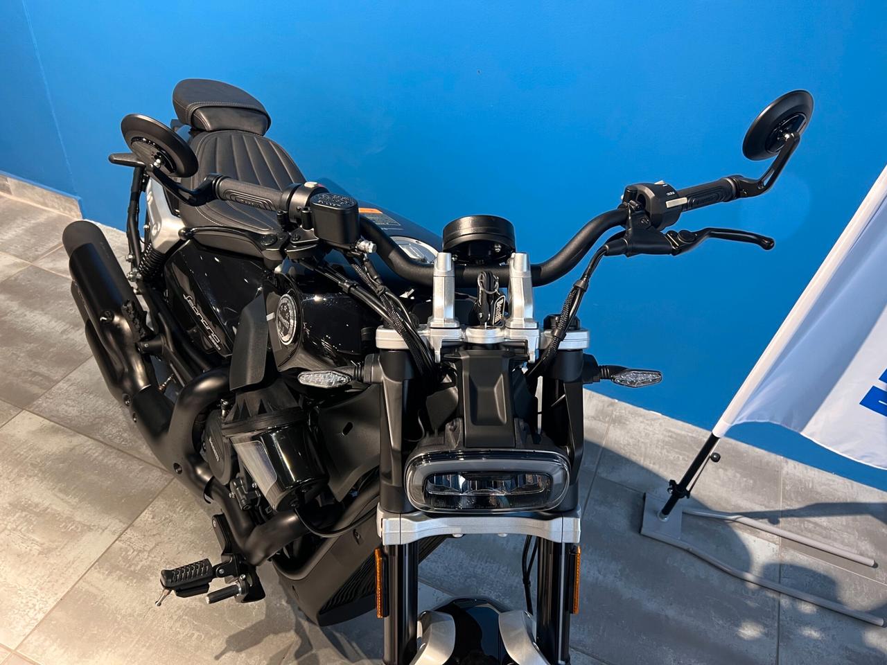 Benelli Leoncino 400 Bobber