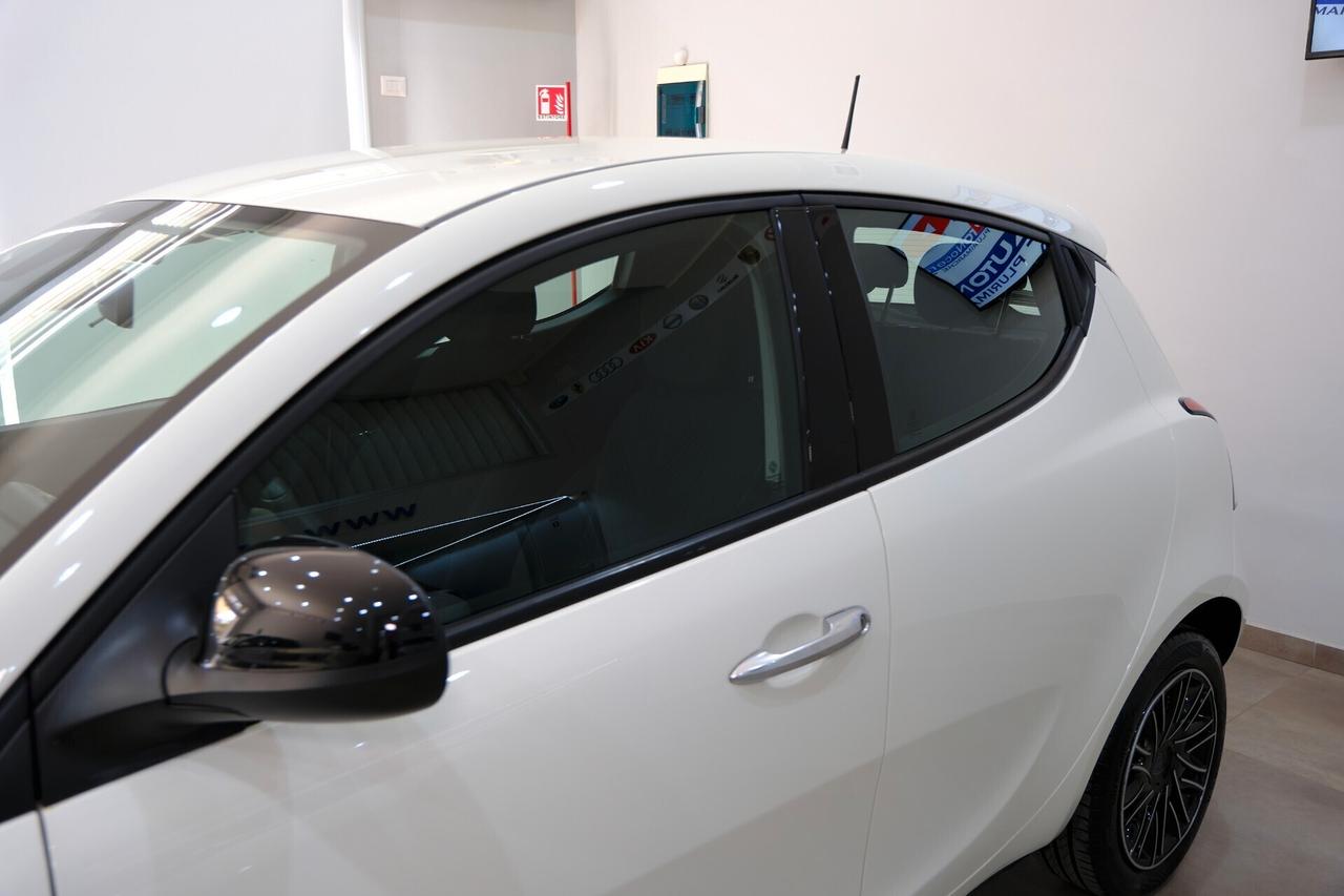 Lancia Ypsilon 1.0 HYBRID 70cv GOLD - 5° POSTO