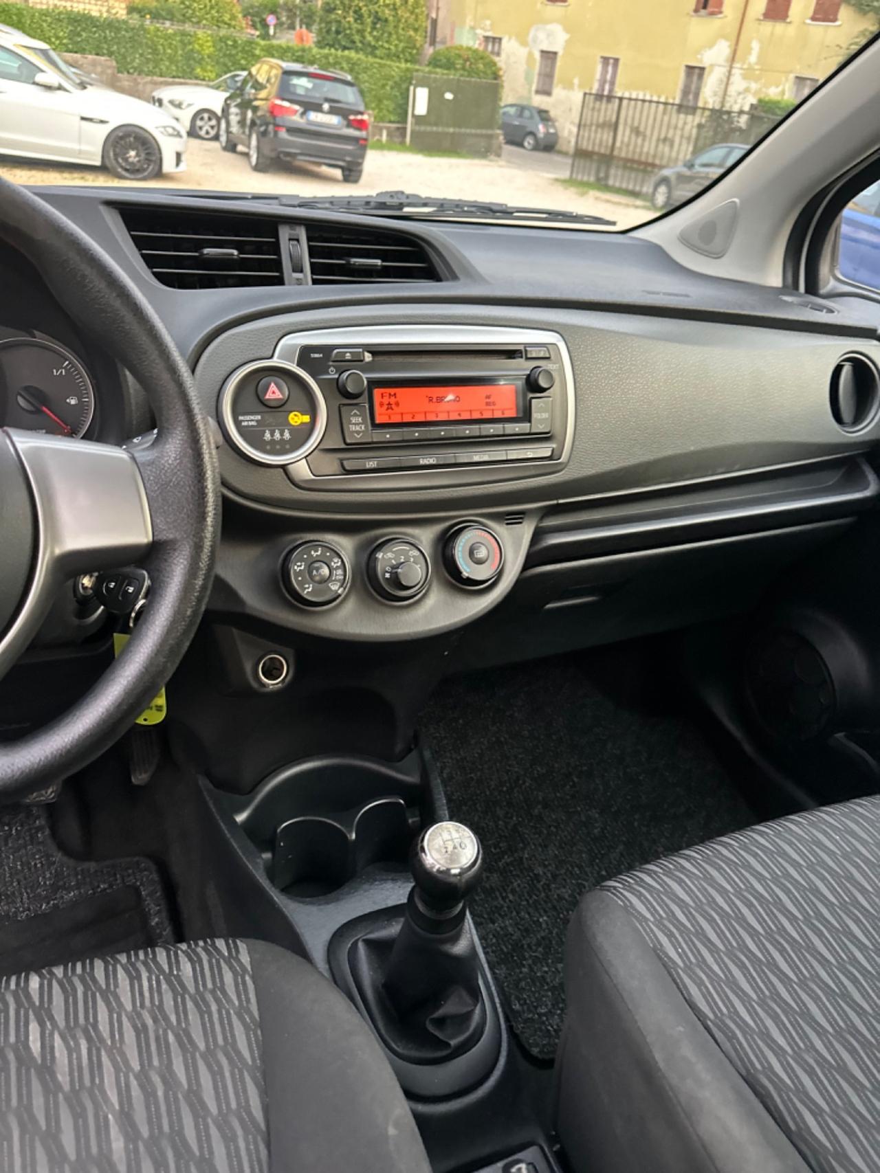 Toyota YARIS 1.0 5P NEOPAT KMCERT GARANZ UNICOPR